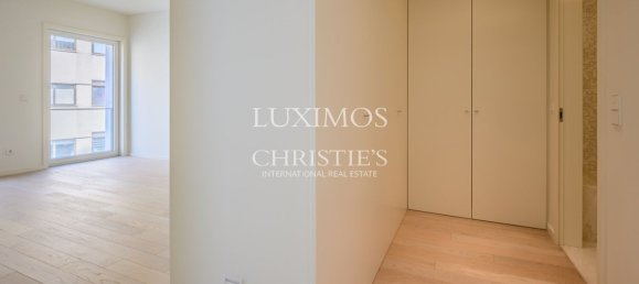 3 bedrooms Apartment in Porto, Portugal No. 94331 16