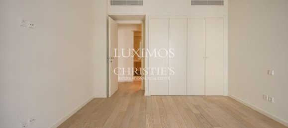 3 bedrooms Apartment in Porto, Portugal No. 94331 13
