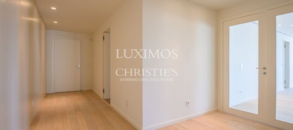 3 bedrooms Apartment in Porto, Portugal No. 94331 9