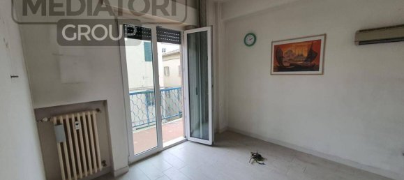 4 rooms Apartment in Jesi, Italy No. 115180 3