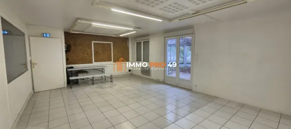 2400m² Commercial property in Maine-et-Loire, France No. 352809 5