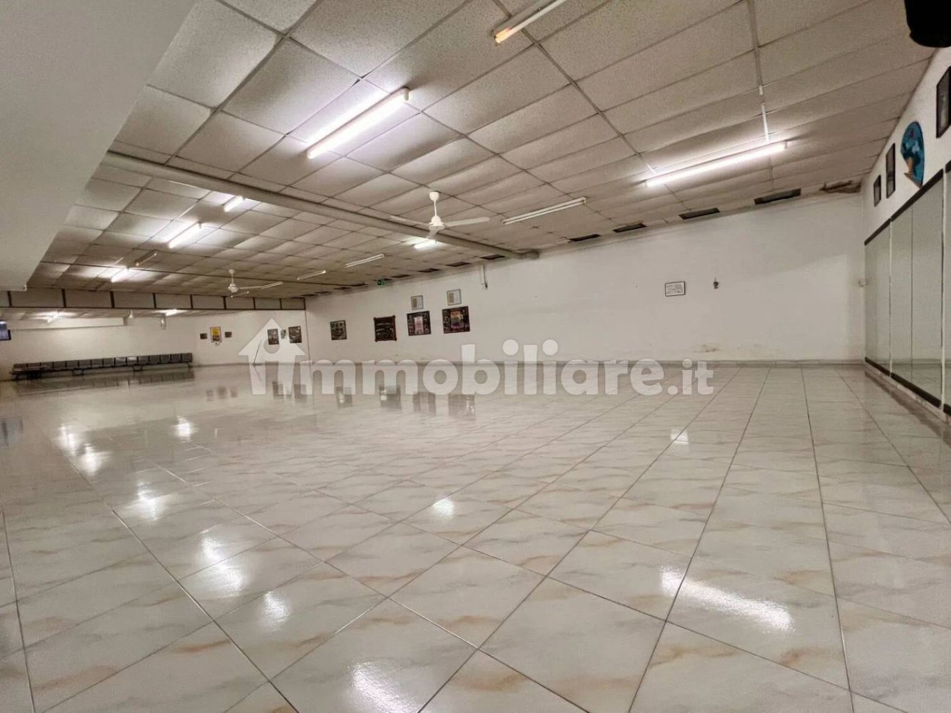 3 rooms Commercial property in Trento, Italy No. 125254