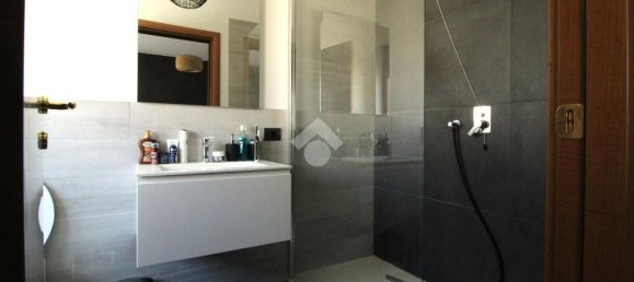 4 bedrooms Apartment in Vicenza, Italy No. 334819 9