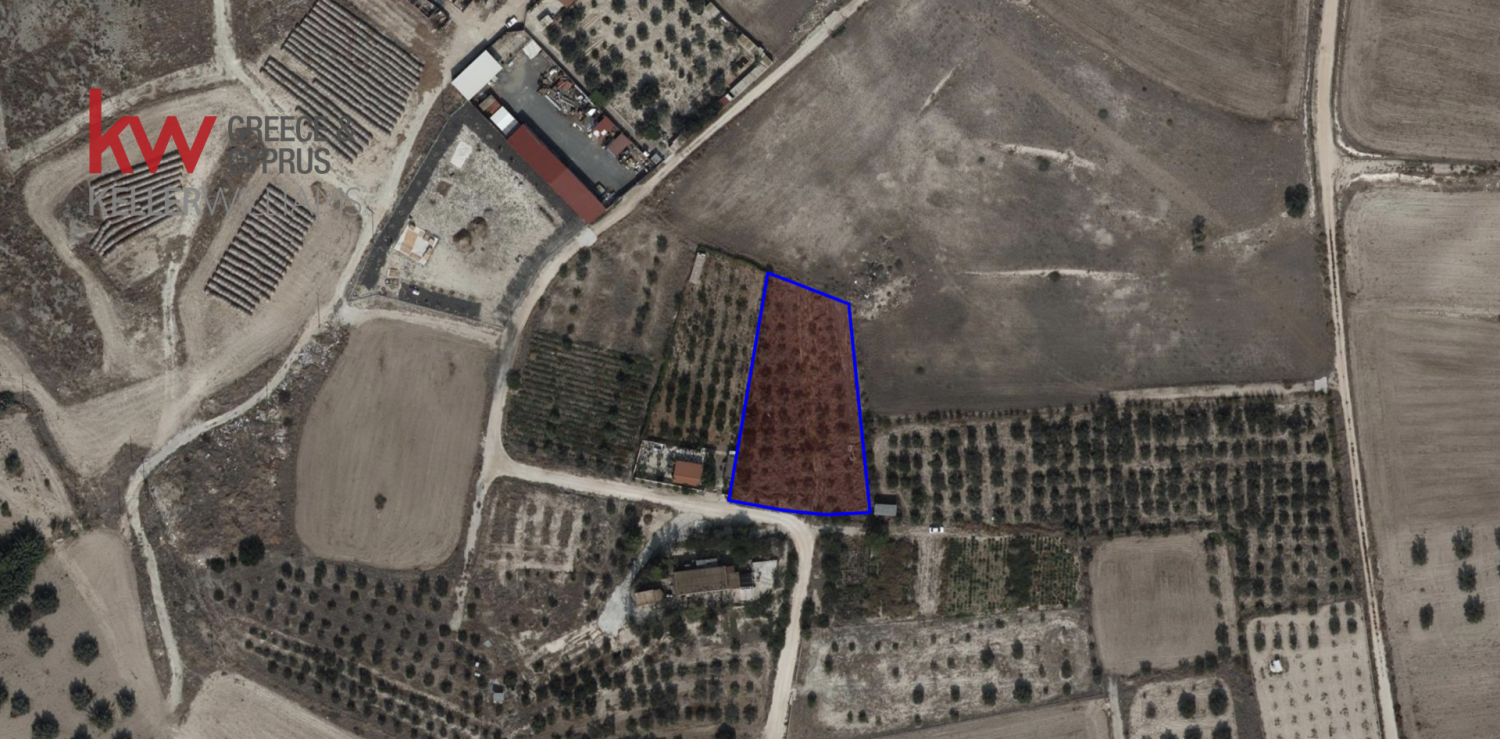 Terra em Larnaka, Cyprus 2184 m² N.º 181182