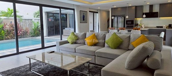 4 bedrooms House in Pattaya, Thailand No. 70085 4