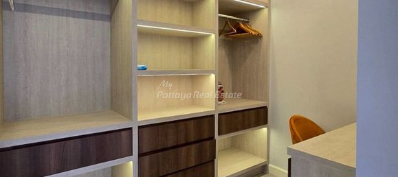 4 bedrooms House in Pattaya, Thailand No. 70085 13