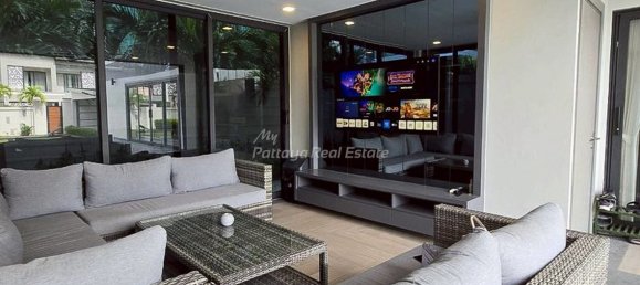 4 bedrooms House in Pattaya, Thailand No. 70085 6