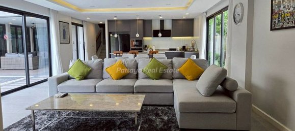 4 bedrooms House in Pattaya, Thailand No. 70085 5