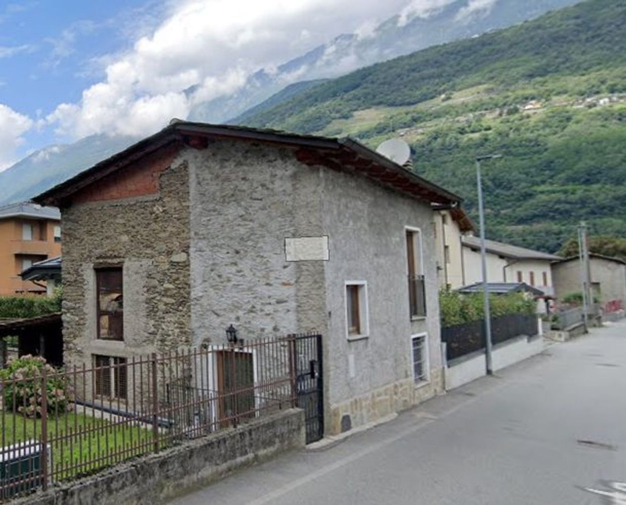 2 غرف نوم شقة في Morbegno, Italy رقم 373943