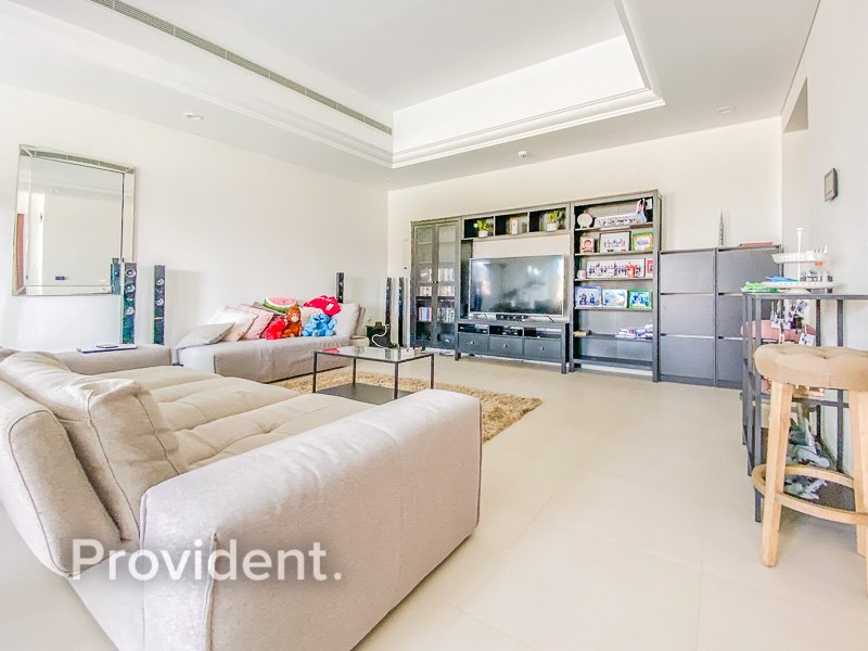 4 bedrooms Townhouse in Dubai Sports City, UAE No. 3780