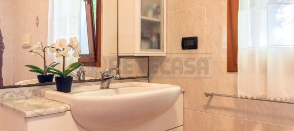 11 rooms House in Carmignano di Brenta, Italy No. 268939 18