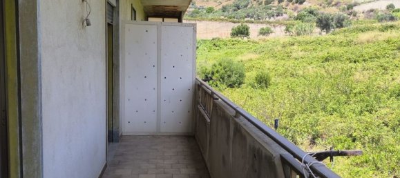 5 bedrooms Apartment in Messina, Italy No. 322538 9