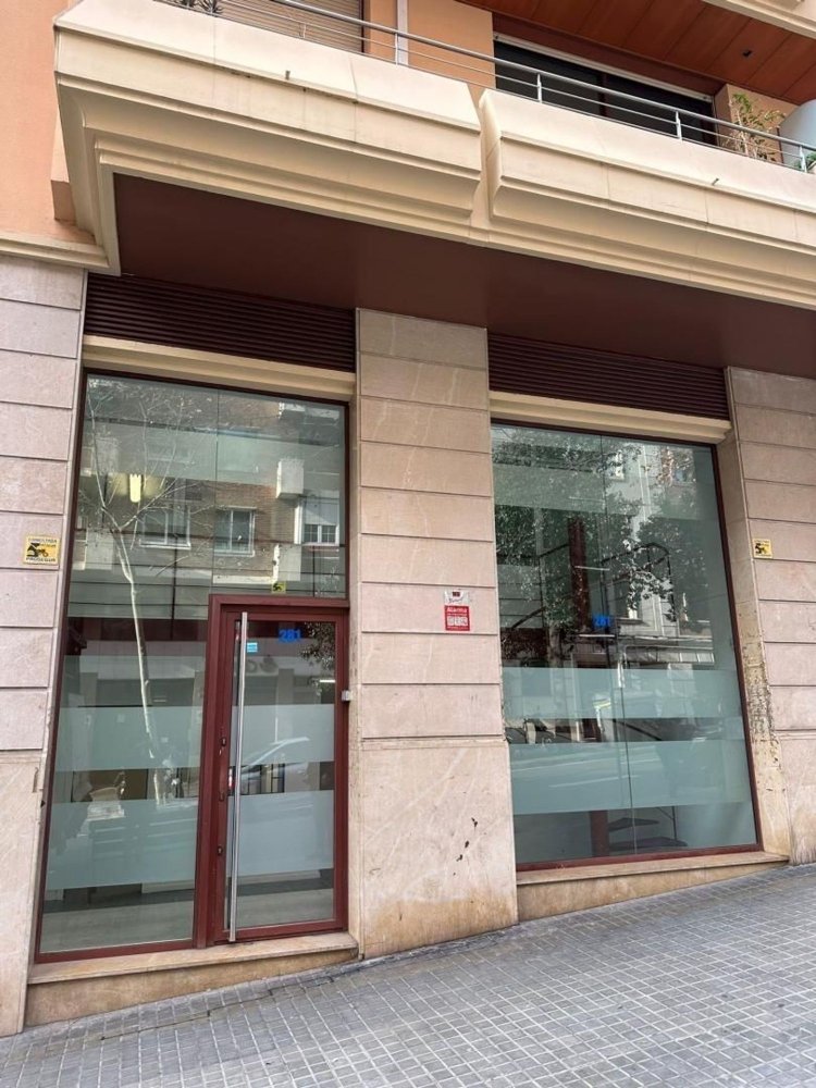 165m² Commercial property in Barcelona, Spain No. 62399