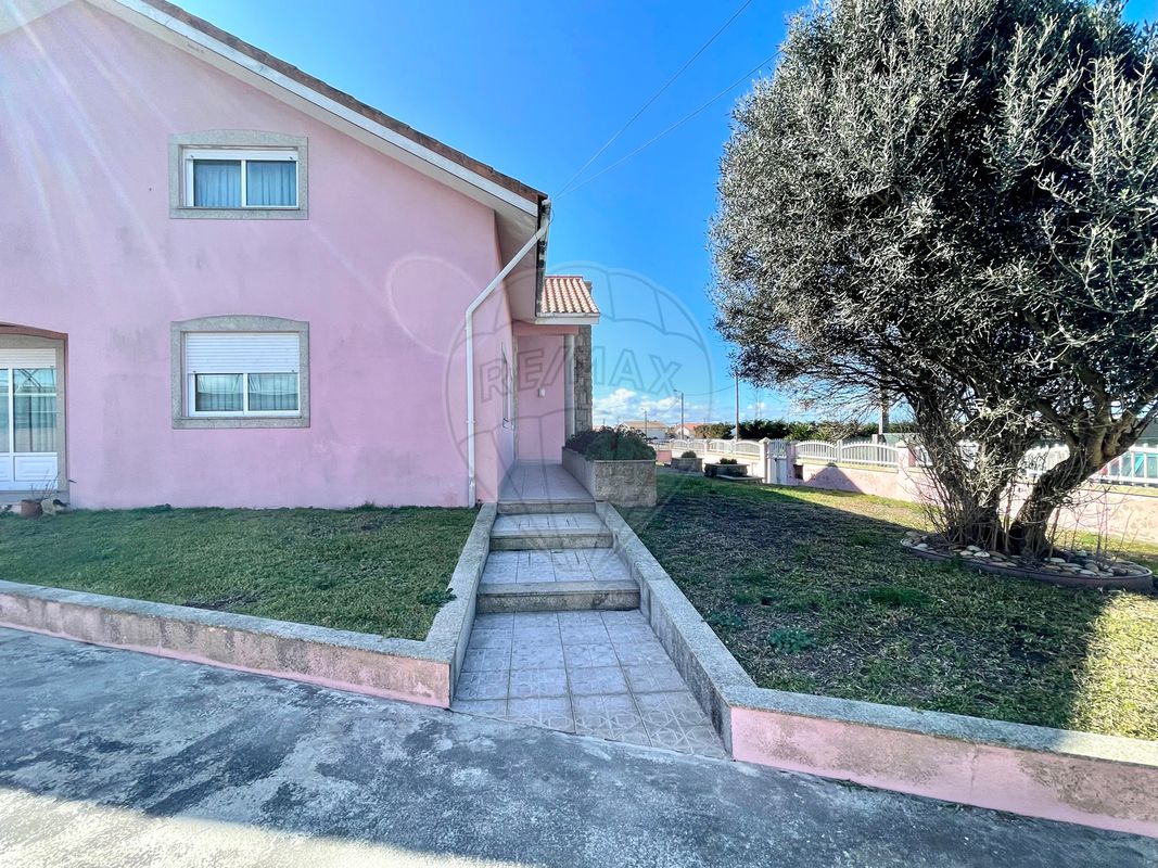 Дом с 5 спальнями в Повуа ди Варзин, Португалия № 20098