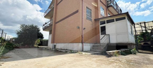 10-Zimmer Haus in Rome, Italy, Nr. 34324 97