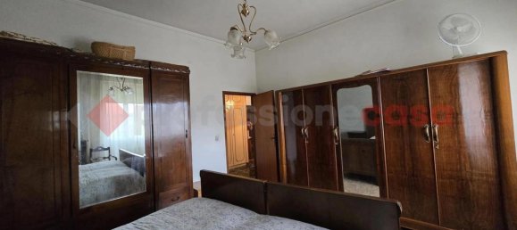 5 rooms Apartment in Arezzo, Italy No. 37718 8