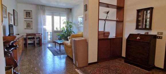 3 rooms Apartment in Busto Arsizio, Italy No. 180970 2