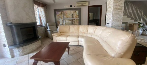 4 rooms Villa in Scafati, Italy No. 32588 11