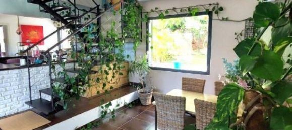 6 bedrooms Villa in Le Luc, France No. 285909 3