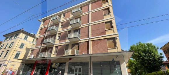 5-salle Appartement à Bologna, Italy No. 34467 8