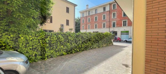 5-salle Appartement à Bologna, Italy No. 34467 7