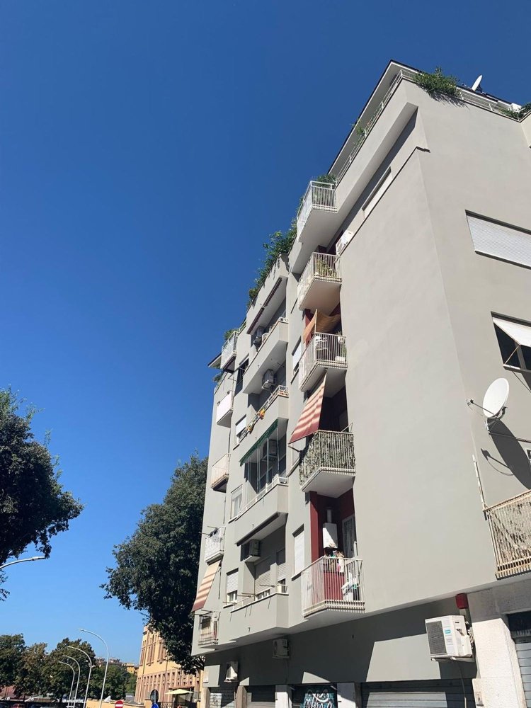 2 bedrooms Apartment in Rome, Italy No. 382448