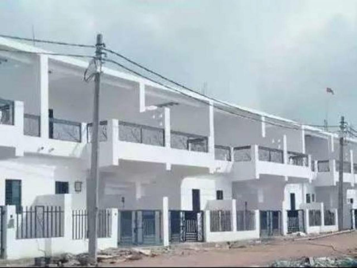 2 bedrooms House in Lucknow, India No. 3056