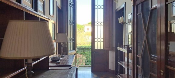 Квартира с 6 комнатами в Лукка, Италия № 41376 7