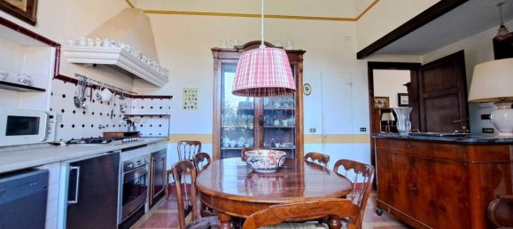 Квартира с 6 комнатами в Лукка, Италия № 41376 14