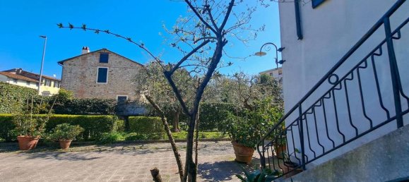 Квартира с 6 комнатами в Лукка, Италия № 41376 41