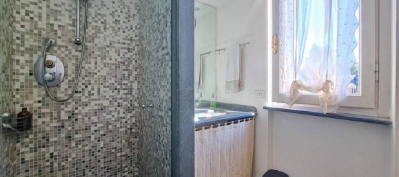 Квартира с 6 комнатами в Лукка, Италия № 41376 23