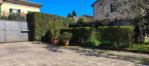 Квартира с 6 комнатами в Лукка, Италия № 41376 40