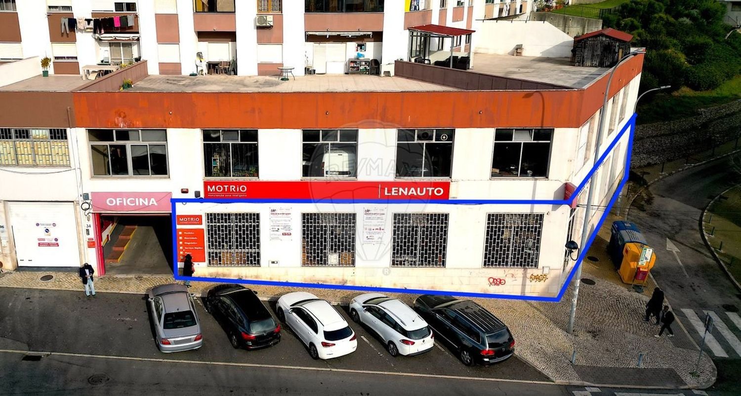 Entrepôt à Amadora, Portugal 734m² No. 75397