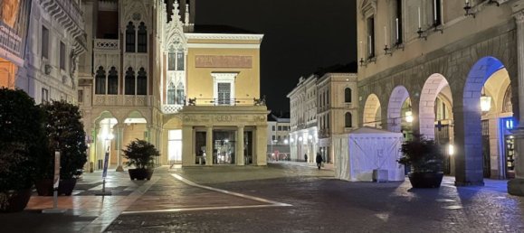 100m² Commercial property in Padua, Italy No. 89647 22