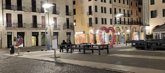 100m² Commercial property in Padua, Italy No. 89647 9