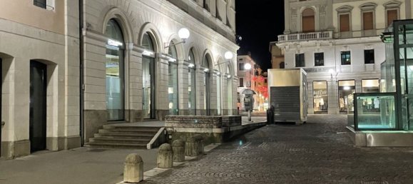 100m² Commercial property in Padua, Italy No. 89647 8