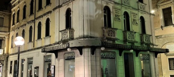 100m² Commercial property in Padua, Italy No. 89647 17