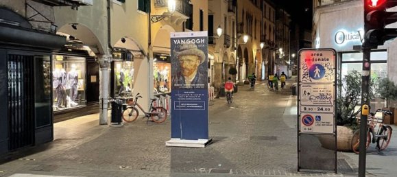 100m² Commercial property in Padua, Italy No. 89647 2