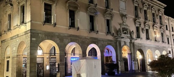 100m² Commercial property in Padua, Italy No. 89647 20