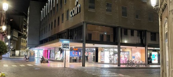 100m² Commercial property in Padua, Italy No. 89647 3