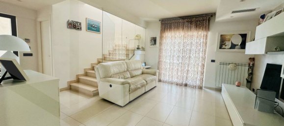 Вилла с 5 комнатами в Капурсо, Италия № 28710 7