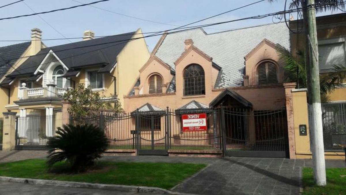 5 bedrooms House in Tres de Febrero, Argentina No. 55248