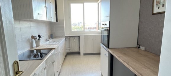 2 chambres Appartement à Châlons-en-Champagne, France No. 228456 3