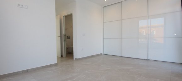 4 bedrooms Villa in Calpe, Spain No. 4432 3