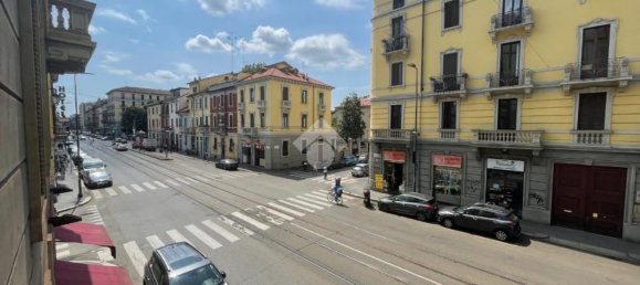 3 bedrooms Apartment in Milan, Italy No. 362721 14