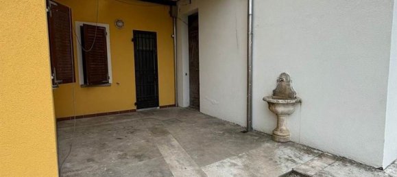 7 rooms House in Luzzara, Italy No. 299454 3