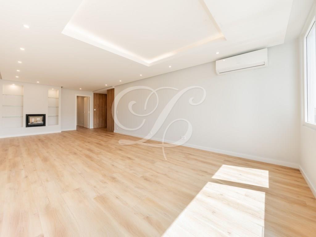 3 bedrooms Apartment in Cascais, Portugal No. 274501