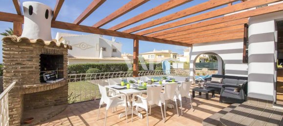 Villa de 4 dormitorios en Guia, Portugal No. 108255 2