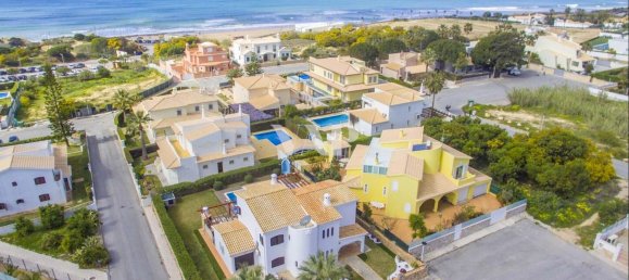 Villa de 4 dormitorios en Guia, Portugal No. 108255 17