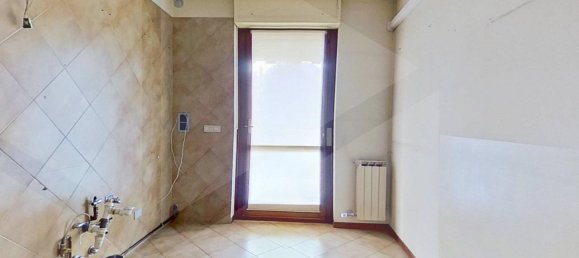 4 rooms Apartment in Monza, Italy No. 23449 5